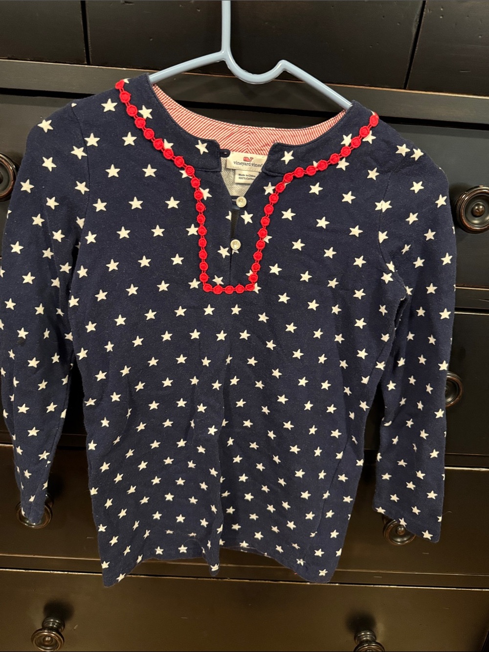 Vineyard Vines Navy Star Henley with Red Trim